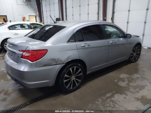 2013 CHRYSLER 200 1C3CCBCG3DN654870 Photo 3