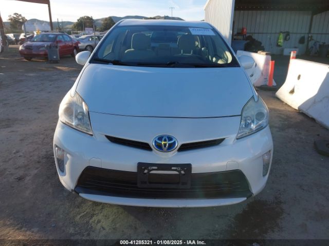 JTDKN3DUXF0462034 Toyota Prius Two
