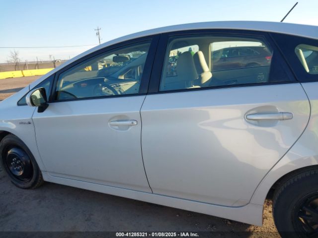 JTDKN3DUXF0462034 Toyota Prius Two