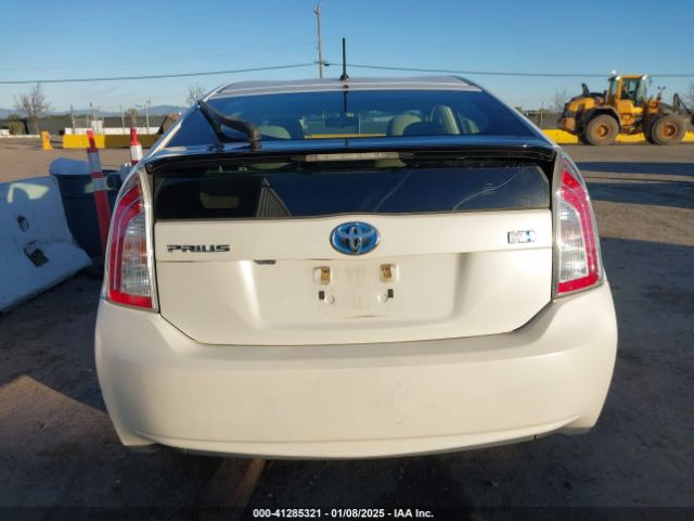 JTDKN3DUXF0462034 Toyota Prius Two