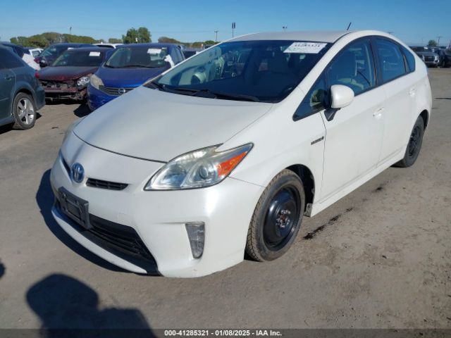 JTDKN3DUXF0462034 Toyota Prius Two