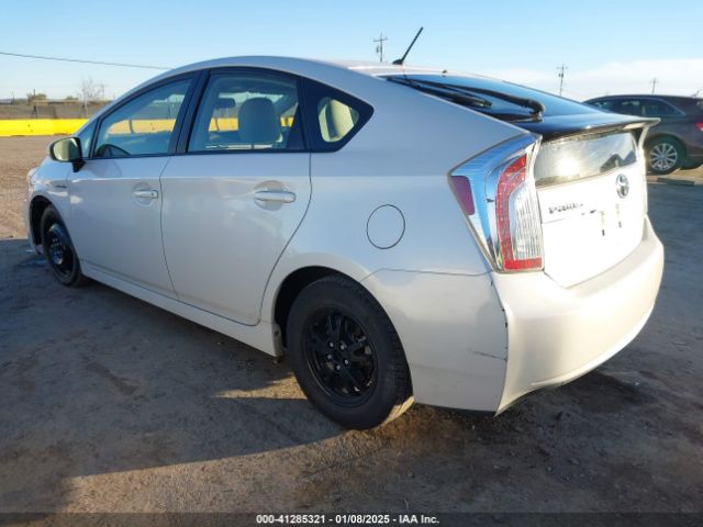 JTDKN3DUXF0462034 Toyota Prius Two