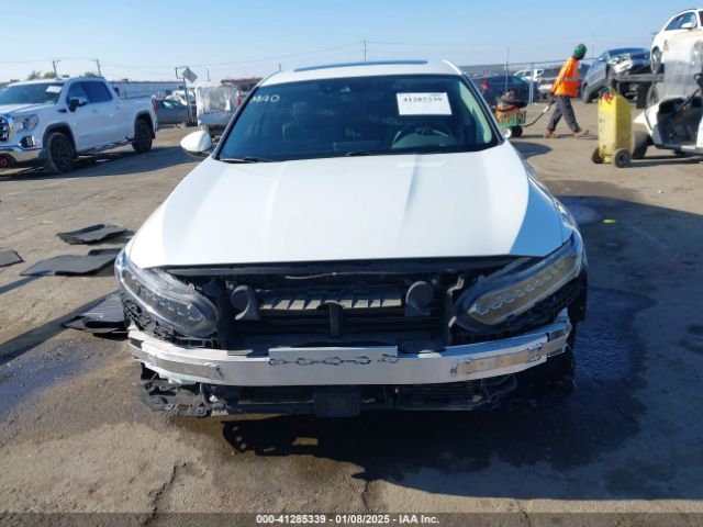 1HGCV3F96JA014262 Honda Accord Hybrid Touring