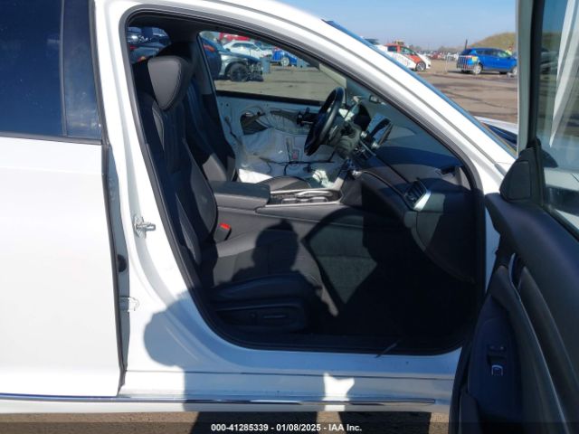 1HGCV3F96JA014262 Honda Accord Hybrid Touring
