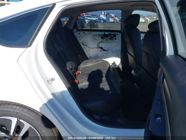 1HGCV3F96JA014262 Honda Accord Hybrid Touring