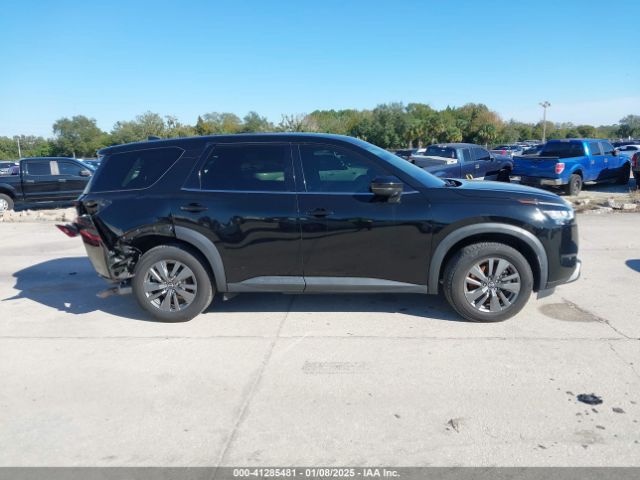 5N1DR3AA1NC201021 Nissan Pathfinder S 2wd