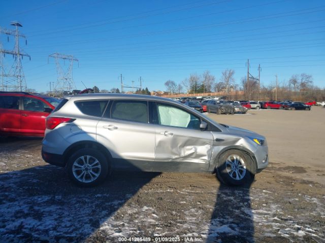 1FMCU9GD3KUA86796 Ford ESCAPE SE