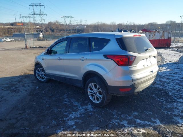 1FMCU9GD3KUA86796 Ford ESCAPE SE