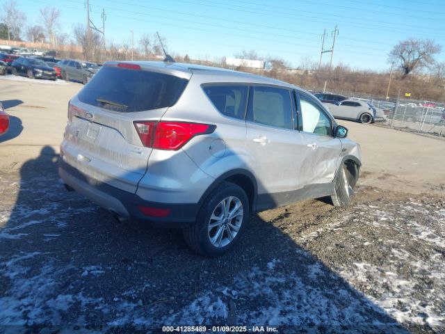 1FMCU9GD3KUA86796 Ford ESCAPE SE