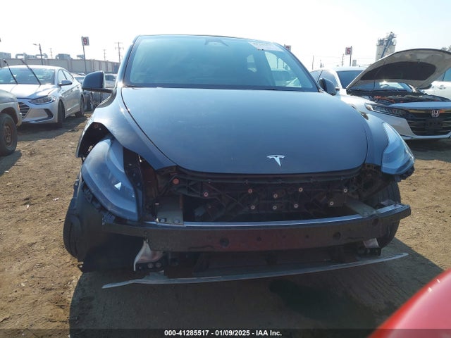 Tesla Model Y 2024 7SAYGDED3RF050698 Image 12