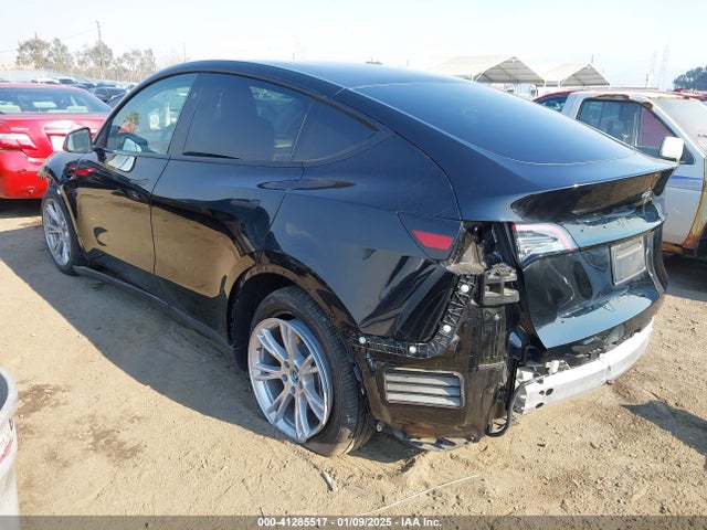 2024 TESLA MODEL Y 7SAYGDED3RF050698 Photo 2