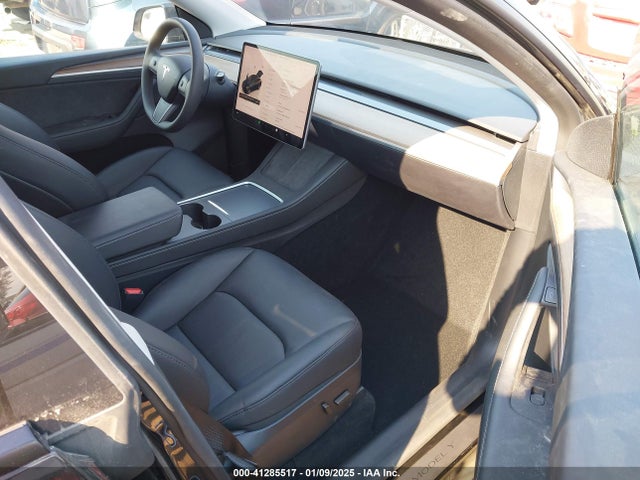 2024 TESLA MODEL Y 7SAYGDED3RF050698 Photo 4