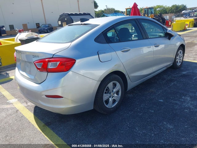 Chevrolet Cruze Ls Auto 2017 1G1BC5SM8H7258226 Image 4