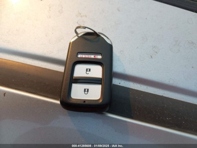 JHMGK5H75GX000860 Honda FIT EX
