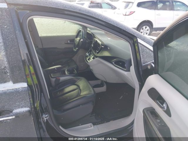 2C4RC1BG0HR544093 Chrysler Pacifica Touring-l