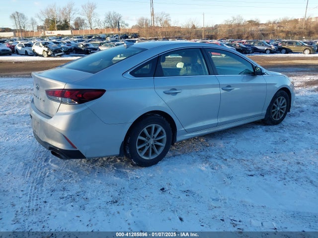 Hyundai SONATA SE 2018 5NPE24AF6JH708946 Image 4