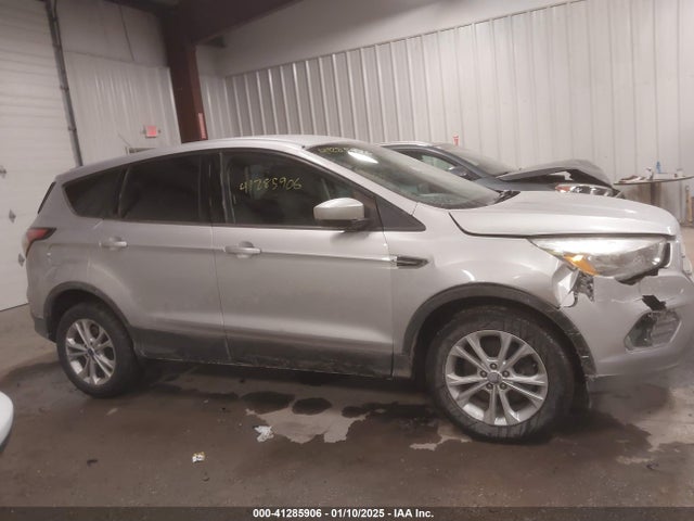 Ford ESCAPE SE 2017 1FMCU9GD8HUB76020 Image 13