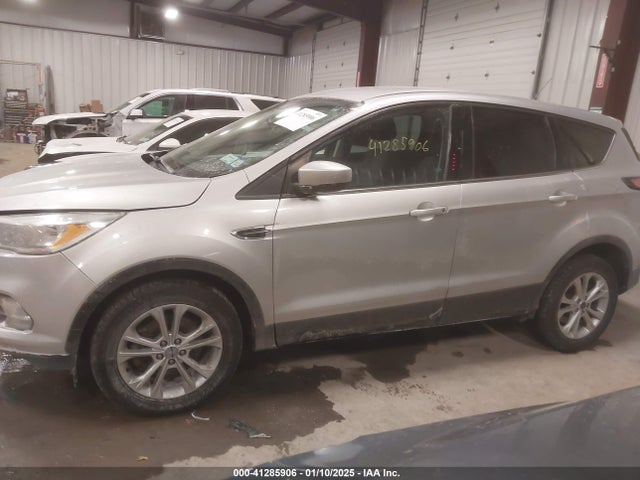 Ford ESCAPE SE 2017 1FMCU9GD8HUB76020 Image 14