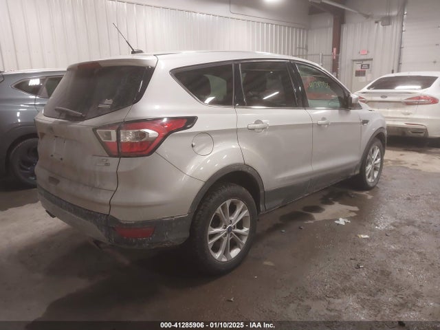 Ford ESCAPE SE 2017 1FMCU9GD8HUB76020 Image 4