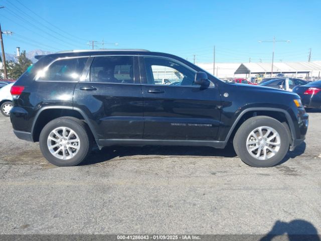 1C4RJFAG2MC572341 Jeep Grand Cherokee Laredo E 4x4