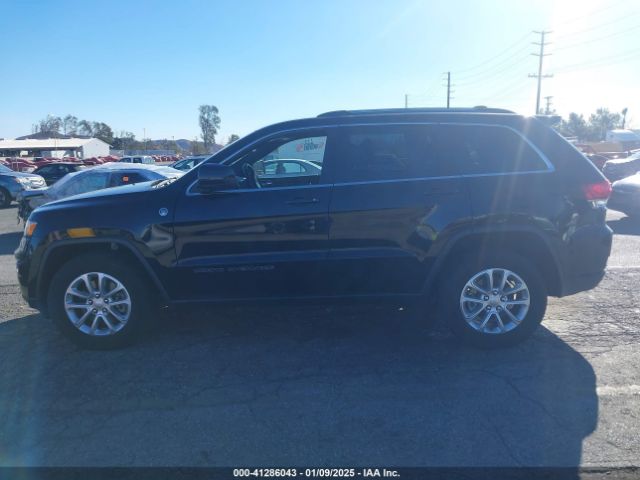 1C4RJFAG2MC572341 Jeep Grand Cherokee Laredo E 4x4