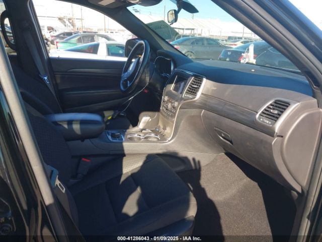 1C4RJFAG2MC572341 Jeep Grand Cherokee Laredo E 4x4