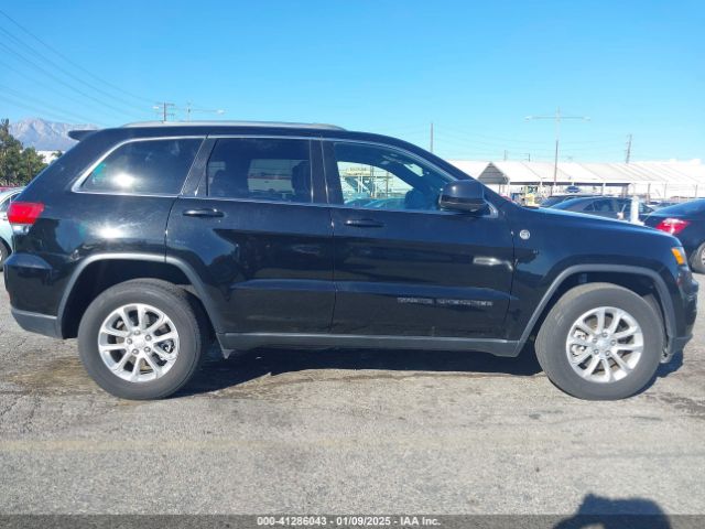 1C4RJFAG2MC572341 Jeep Grand Cherokee Laredo E 4x4