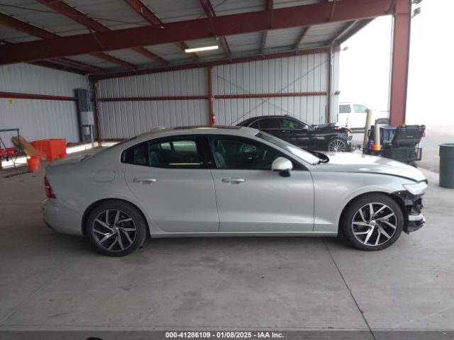 7JR102FK8LG066432 Volvo S60 T5 Momentum