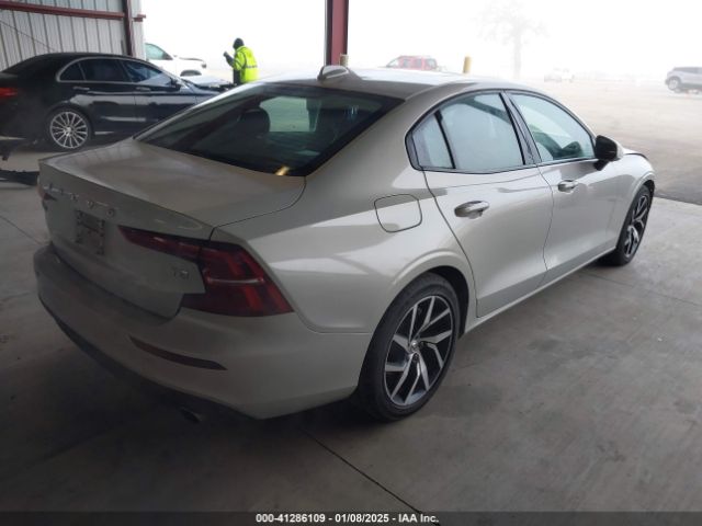 7JR102FK8LG066432 Volvo S60 T5 Momentum