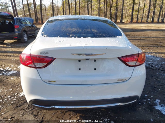 Chrysler 200 Limited 2015 1C3CCCABXFN734439 Image 16