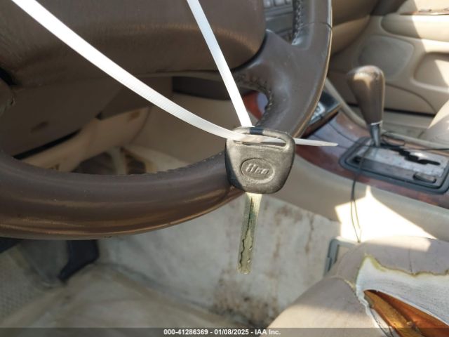1995 LEXUS LS JT8UF22E7S0002530 Photo 10