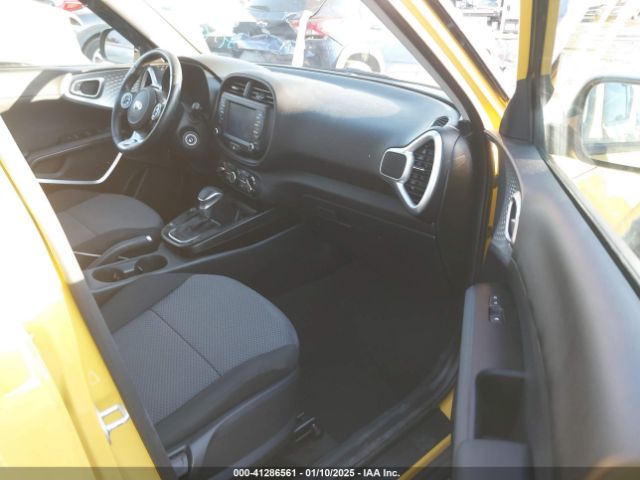 KNDJ23AU6L7071197 KIA Soul X-line
