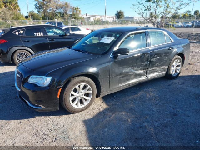 2C3CCAAG0FH829469 Chrysler 300 Limited