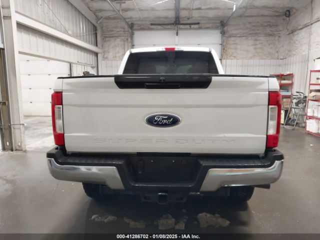 1FT7W2BTXKEE56187 Ford F-250 Xlt