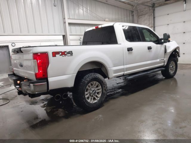 1FT7W2BTXKEE56187 Ford F-250 Xlt