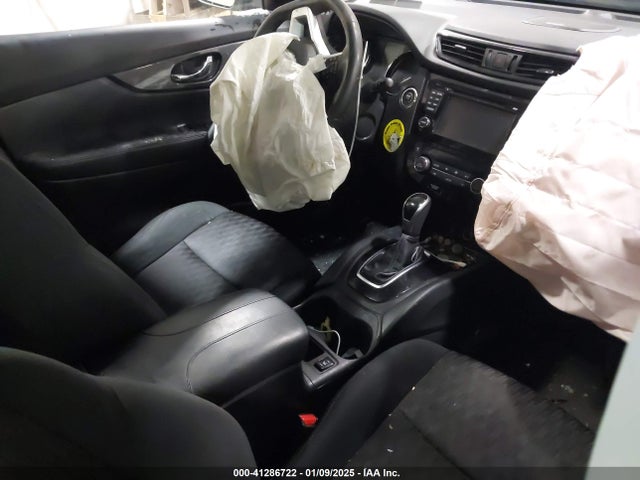 5N1AT2MV5HC760976 Nissan ROGUE SV
