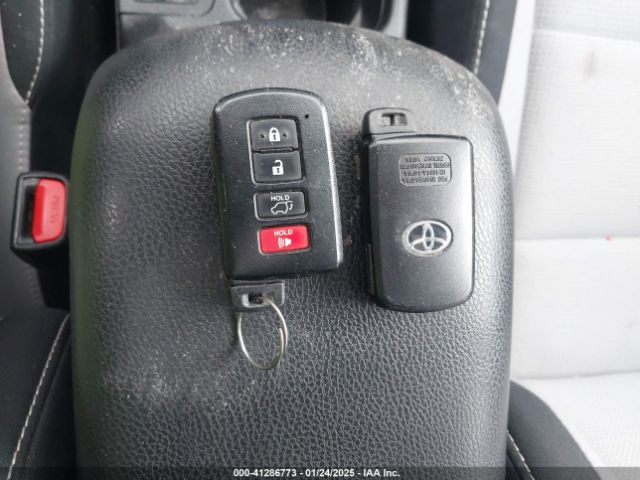2T3WFREV5JW514361 Toyota Rav4 Adventure/xle