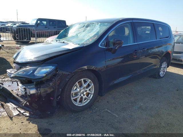 2C4RC1CG3NR153028 Chrysler Voyager Lx