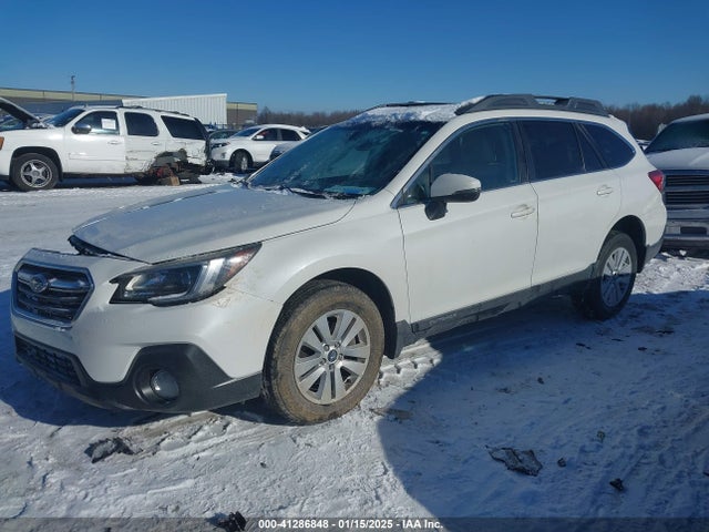 Subaru Outback 2.5i Premium 2018 4S4BSAFC5J3334420 Image 2