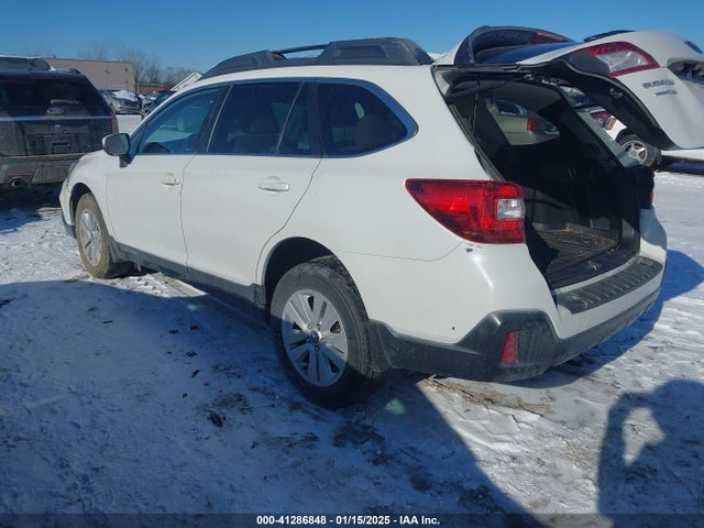 Subaru Outback 2.5i Premium 2018 4S4BSAFC5J3334420 Image 3