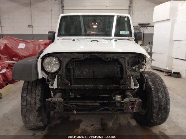 1C4BJWDG0FL702262 Jeep Wrangler Unlimited Sport
