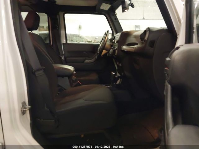 1C4BJWDG0FL702262 Jeep Wrangler Unlimited Sport