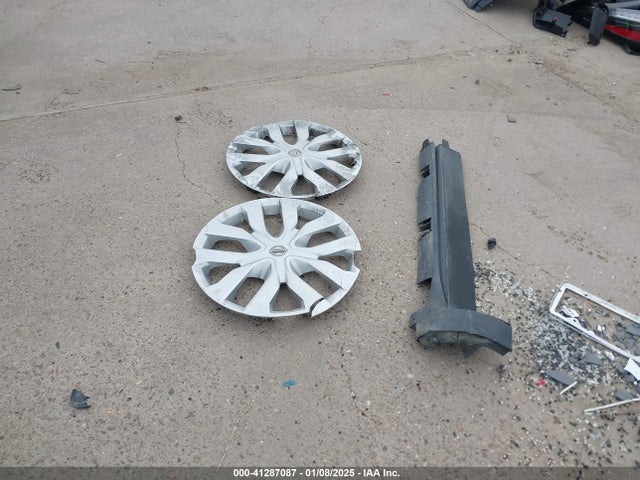 Nissan ROGUE S 2017 KNMAT2MT0HP588559 Image 12