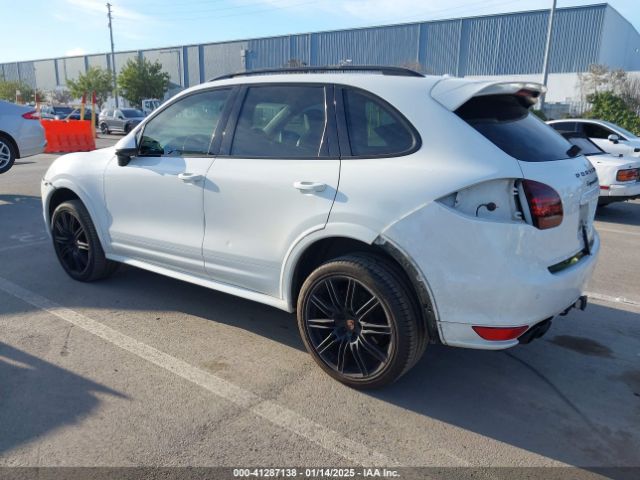 2013 PORSCHE CAYENNE WP1AD2A22DLA71143 Photo 2
