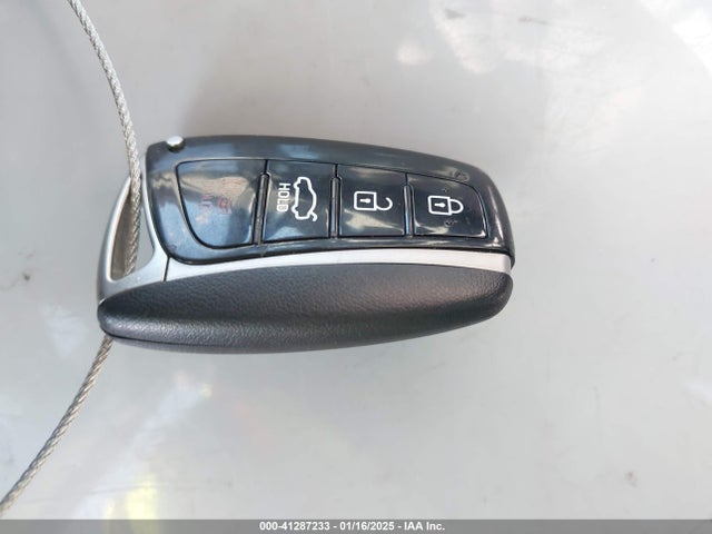 Hyundai Genesis 3.8 2016 KMHGN4JE3GU136073 Image 11