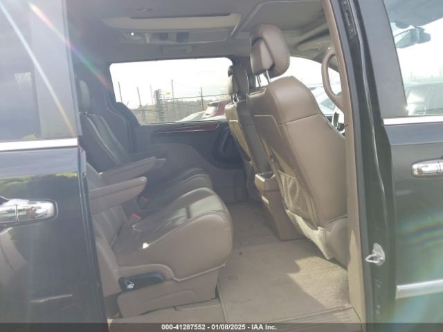 2C4RC1GG1ER364321 Chrysler Town & Country Limited