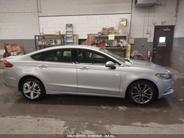 3FA6P0T92HR230818 Ford FUSION SE