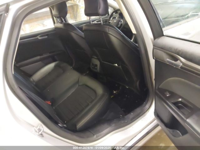 3FA6P0T92HR230818 Ford FUSION SE