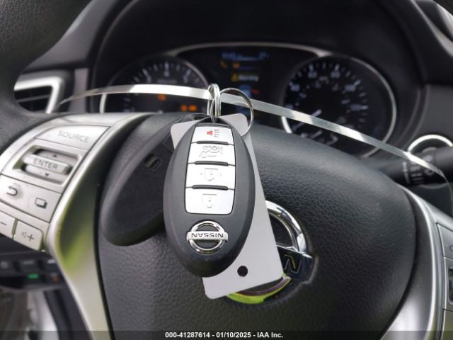5N1AT2MVXFC757231 Nissan ROGUE SV