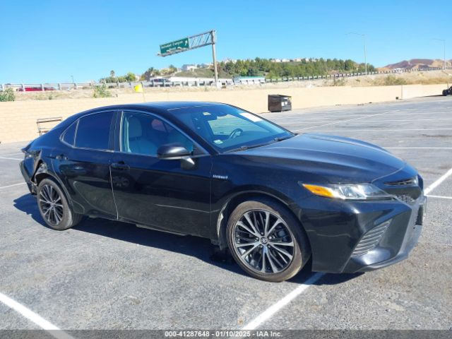 4T1B21HKXJU007932 Toyota Camry Hybrid Se
